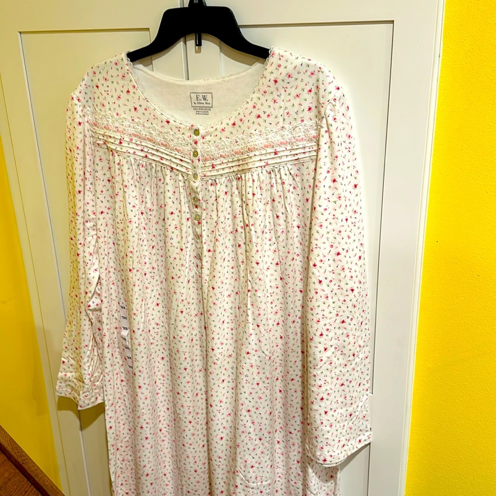 Eileen West Floral Cozy Nightgown NEW Never Worn